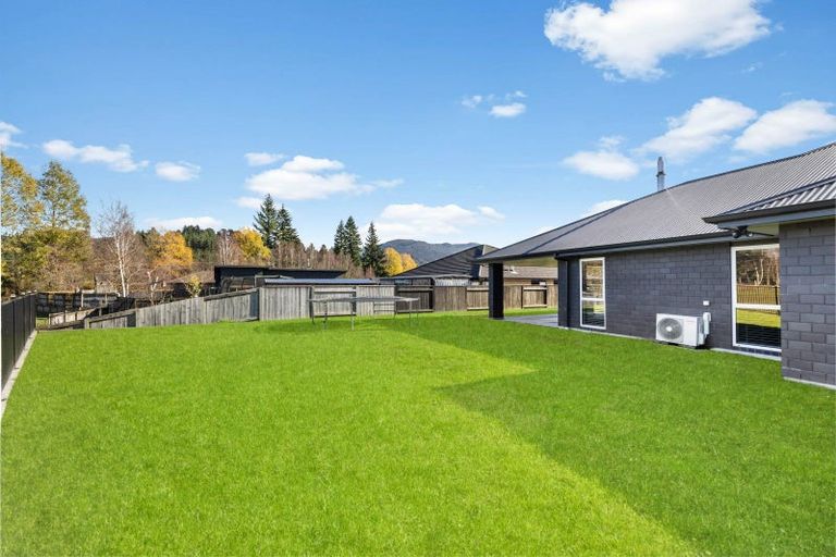 Photo of property in 37 Topia Drive, Turangi, 3334