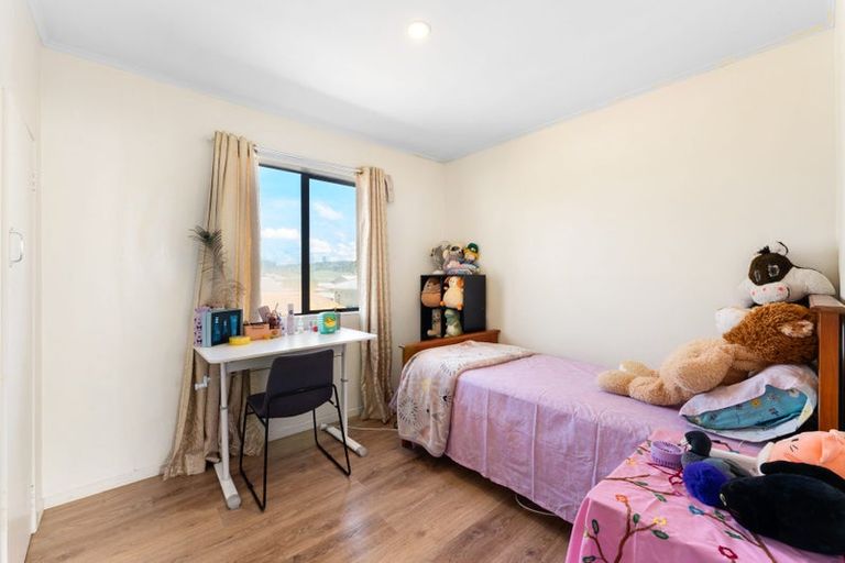 Photo of property in 8a Harrington Road, Henderson, Auckland, 0610