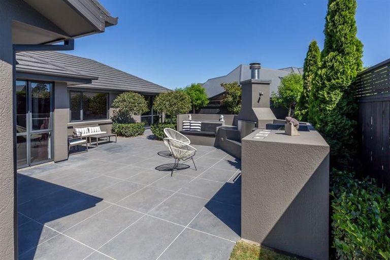 Photo of property in 69 Waitikiri Drive, Parklands, Christchurch, 8083