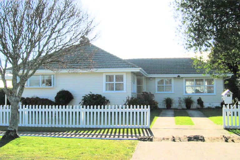 Photo of property in 8 Warwick Avenue, St Andrews, Hamilton, 3200