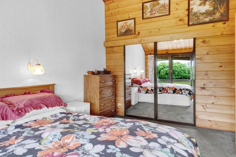 Photo of property in 16 Heaphy Road, Opunake, 4616