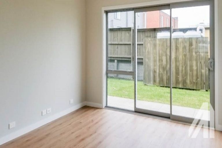 Photo of property in 3 Peihana Road, Hobsonville, Auckland, 0616