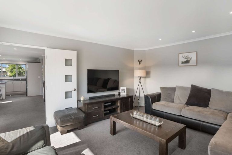 Photo of property in 31a Mataroa Place, Parklands, Christchurch, 8083