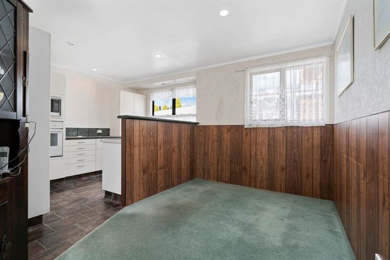 Photo of property in 130 Forrest Hill Road, Forrest Hill, Auckland, 0620