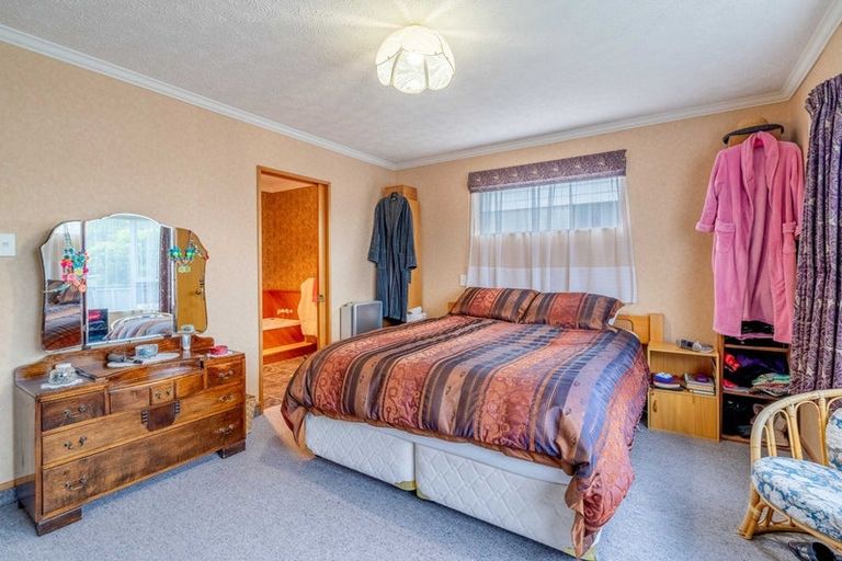 Photo of property in 784 Queens Drive, Waikiwi, Invercargill, 9810