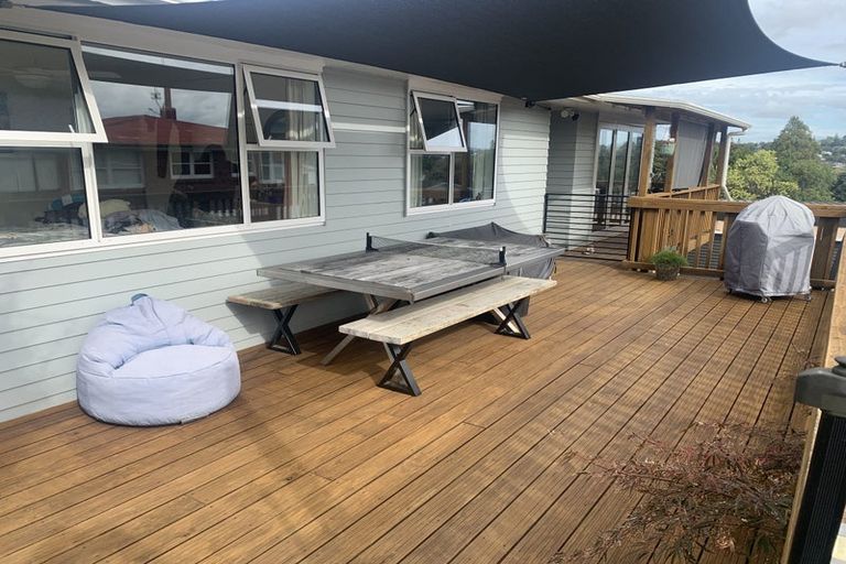 Photo of property in 26 Valley View Road, Glenfield, Auckland, 0629