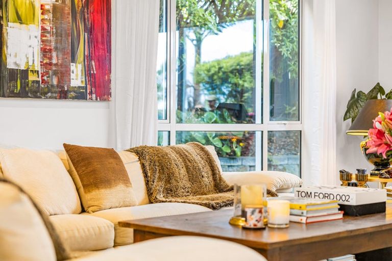 Photo of property in 44 Boocock Crescent, Orewa, 0931