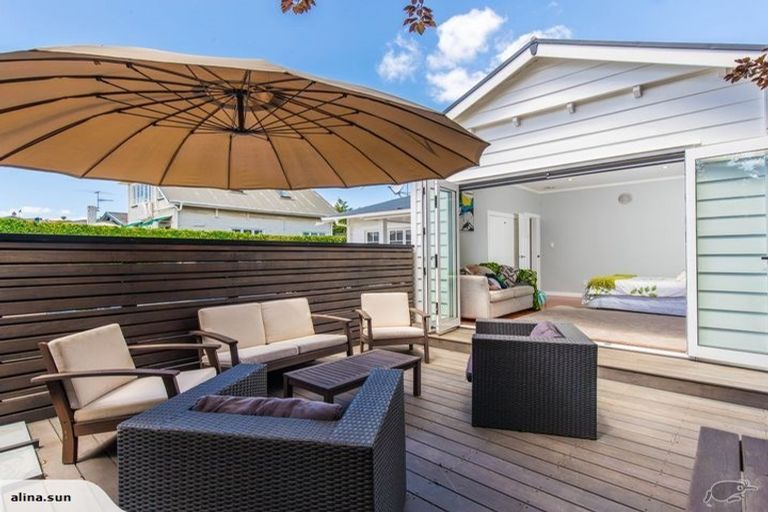 Photo of property in 20 Esmonde Road, Takapuna, Auckland, 0622