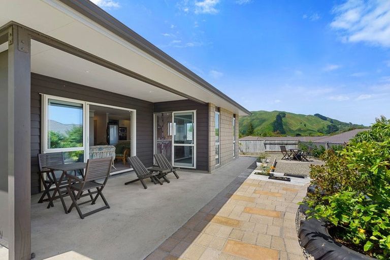 Photo of property in 5 Tauhou Place, Waikanae, 5036