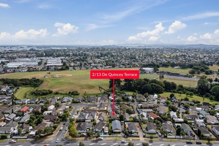 Photo of property in 2/13 De Quincey Terrace, Highland Park, Auckland, 2010