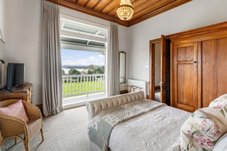 Photo of property in 111 Wharf Road, Clarks Beach, Pukekohe, 2679