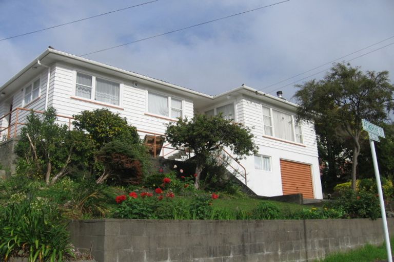 Photo of property in 23 Pembroke Street, Tawa, Wellington, 5028