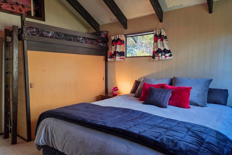 Photo of property in 10 Hamilton Drive, Lake Tekapo, 7999