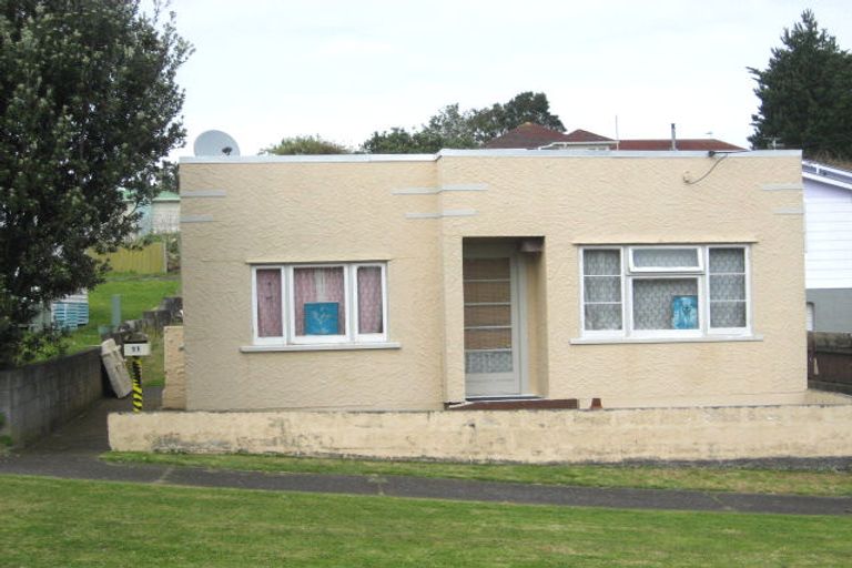 Photo of property in 11 Parris Street, Moturoa, New Plymouth, 4310