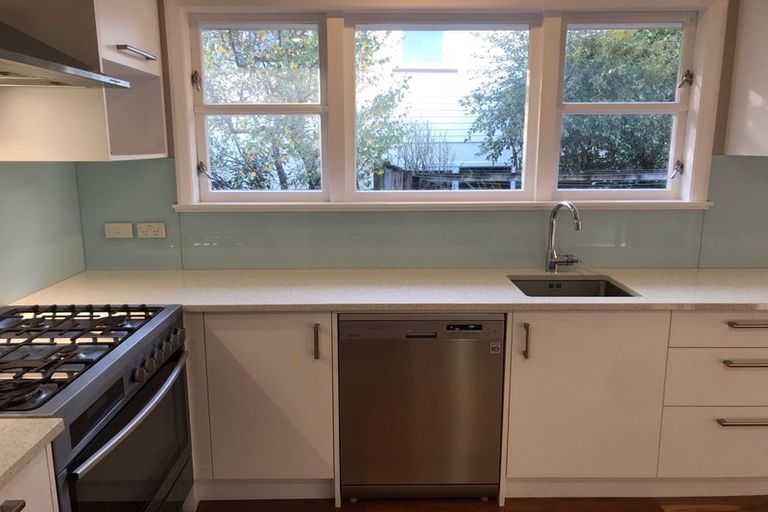 Photo of property in 62 Dowse Drive, Maungaraki, Lower Hutt, 5010