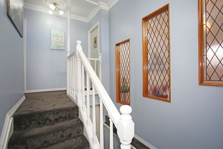 Photo of property in 3 Hillary Heights Avenue, Glendene, Auckland, 0602