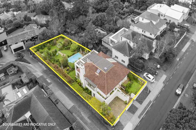 Photo of property in 29 Evelyn Road, Cockle Bay, Auckland, 2014