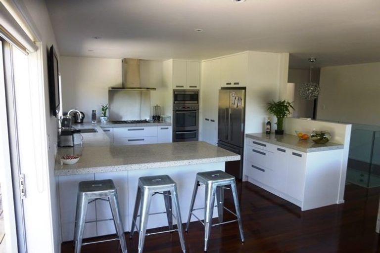 Photo of property in 96 Saddleback Rise, Murrays Bay, Auckland, 0630