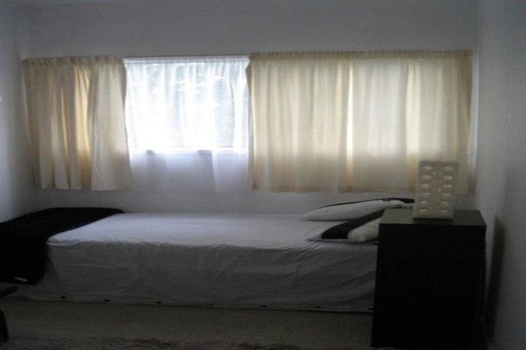 Photo of property in 49 Triangle Road, Massey, Auckland, 0614