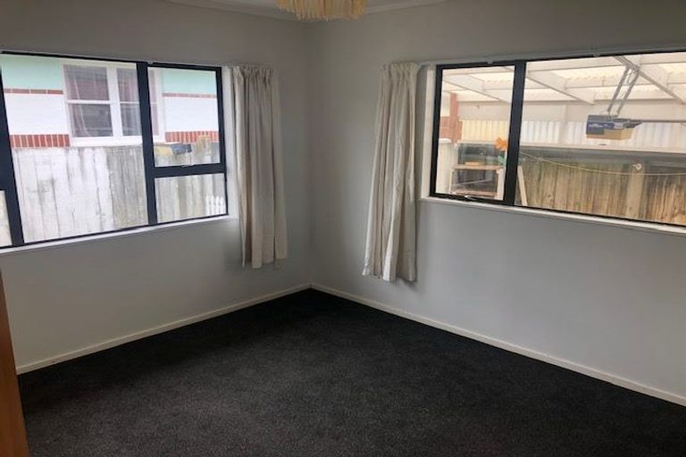 Photo of property in 1/28 Logan Street, Ebdentown, Upper Hutt, 5018