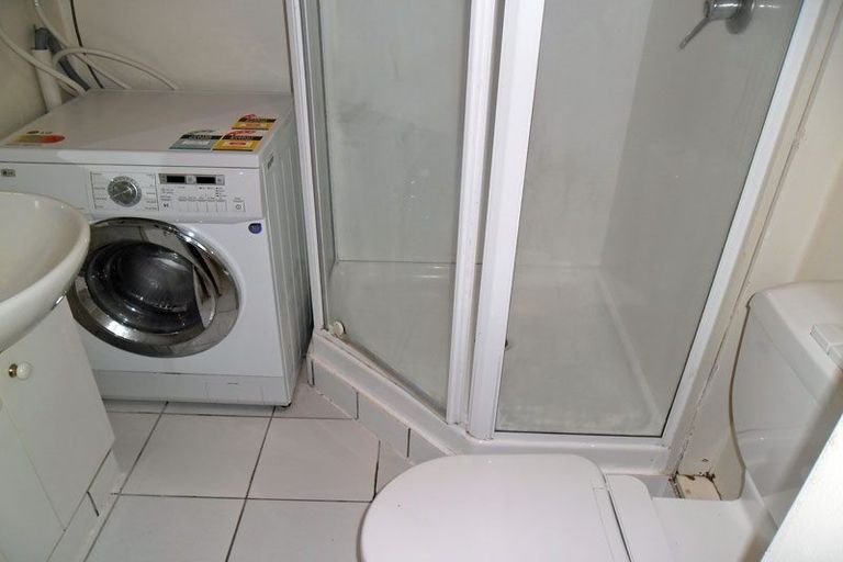 Photo of property in Terrace Tower Apartments, 2b/126 The Terrace, Wellington Central, Wellington, 6011