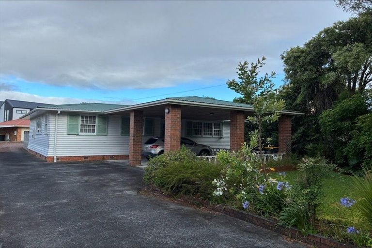 Photo of property in 6 Barberry Lane, Te Atatu Peninsula, Auckland, 0610