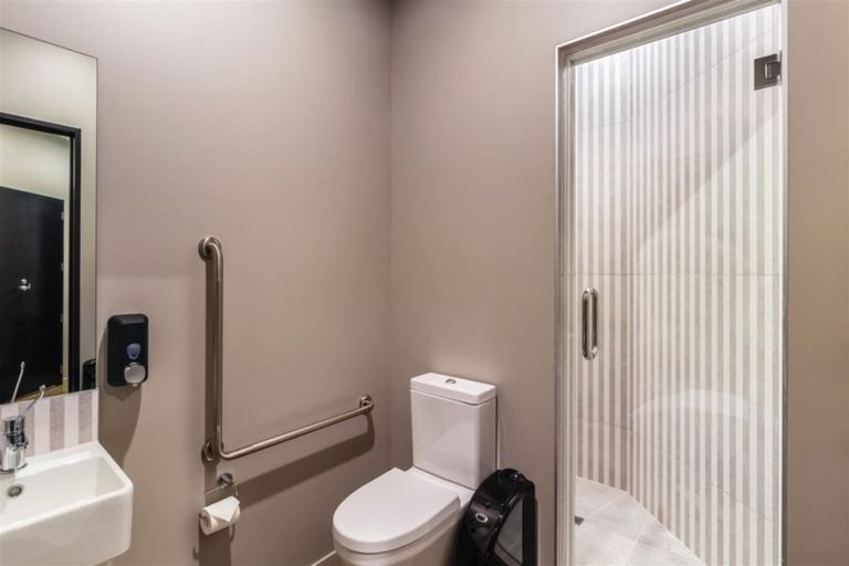 Photo of property in 177a High Street, Oxford, 7430