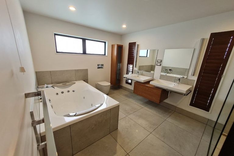 Photo of property in 152 Penruddock Rise, Westmorland, Christchurch, 8025