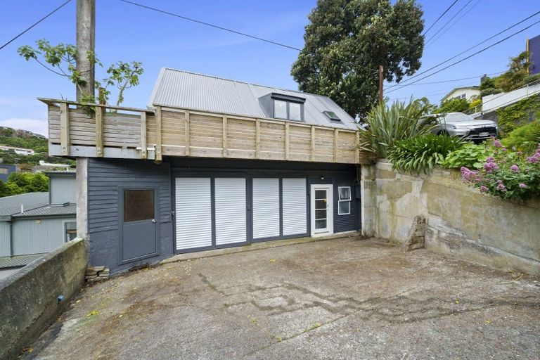 Photo of property in 20 Kellsmere Crescent, Island Bay, Wellington, 6023