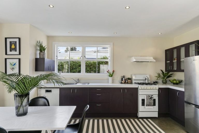 Photo of property in 92 Owen Street, Newtown, Wellington, 6021