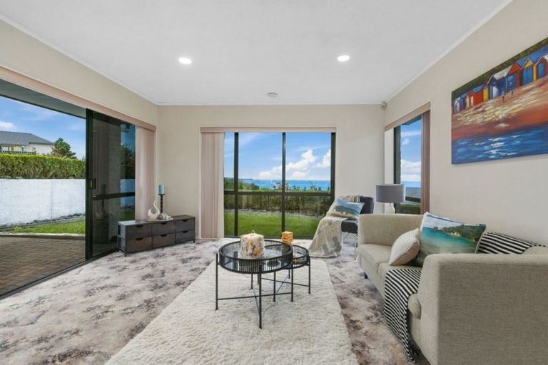 Photo of property in 18 Savoy Road, Orewa, 0931