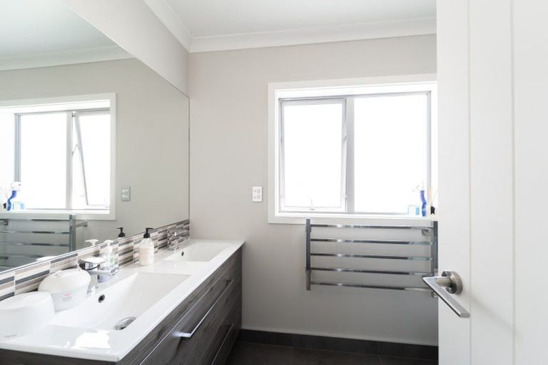 Photo of property in 62 Caldera Drive, Long Bay, Auckland, 0630