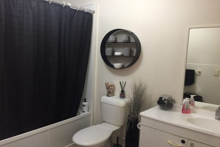 Photo of property in 324 West Coast Road, Glen Eden, Auckland, 0602