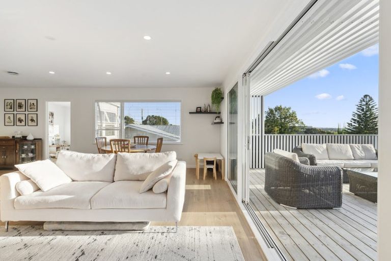 Photo of property in 570 Glenfield Road, Bayview, Auckland, 0629