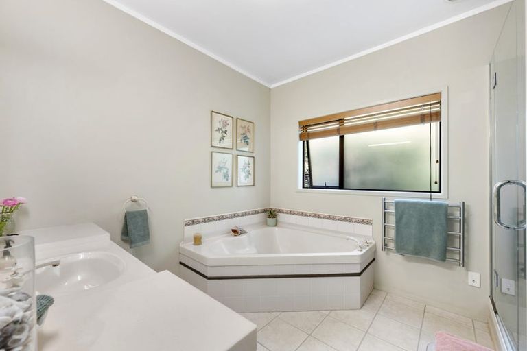 Photo of property in 65 Nicholson Road, Khandallah, Wellington, 6035