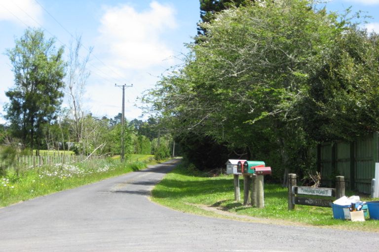 Photo of property in 43 Farrand Road, Kumeu, 0891