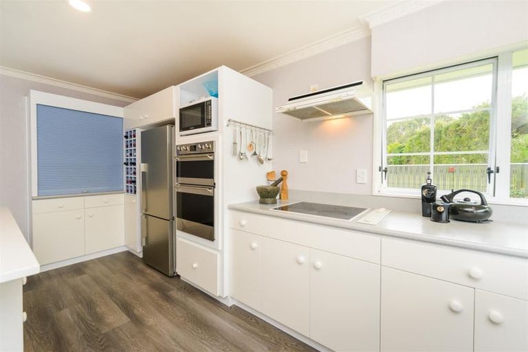 Photo of property in 130 Parewanui Road, Bulls, 4894