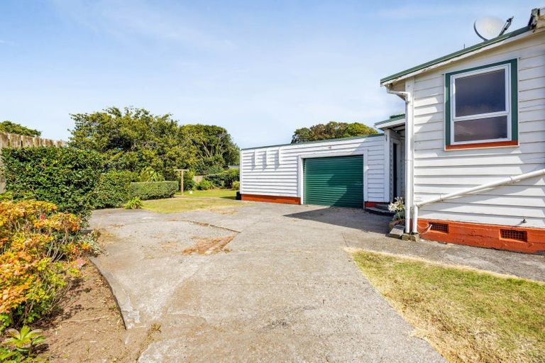 Photo of property in 18 Cameron Street, Hawera, 4610