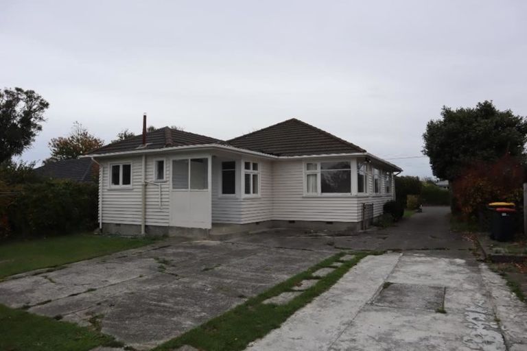 Photo of property in 112 Avonhead Road, Avonhead, Christchurch, 8042