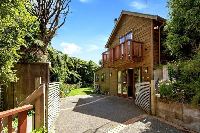 Photo of property in 5 Wairere Road, Belmont, Lower Hutt, 5010