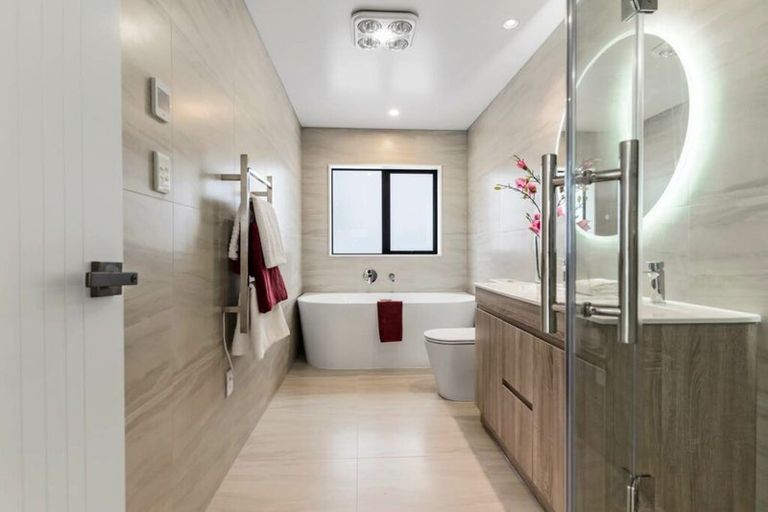 Photo of property in 3/7 Alston Avenue, Kelston, Auckland, 0602