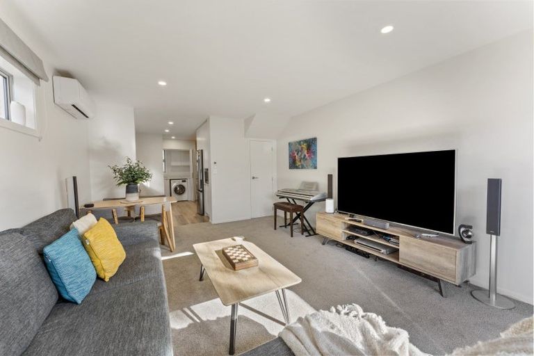 Photo of property in 39 Mcgrath Way, Taita, Lower Hutt, 5011