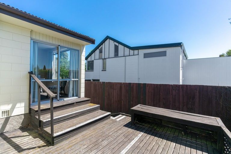 Photo of property in 1/15 Dovedale Avenue, Ilam, Christchurch, 8041