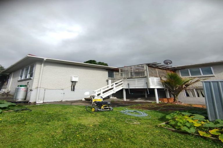 Photo of property in 165 Don Buck Road, Massey, Auckland, 0614