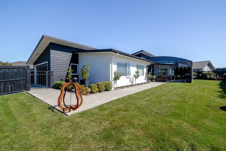 Photo of property in 2 Morocco Terrace, Kelvin Grove, Palmerston North, 4414