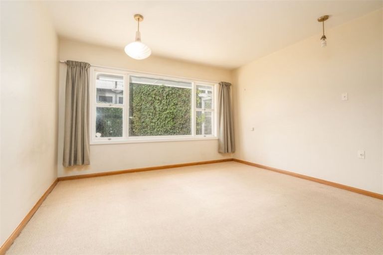 Photo of property in 277 Memorial Avenue, Burnside, Christchurch, 8053