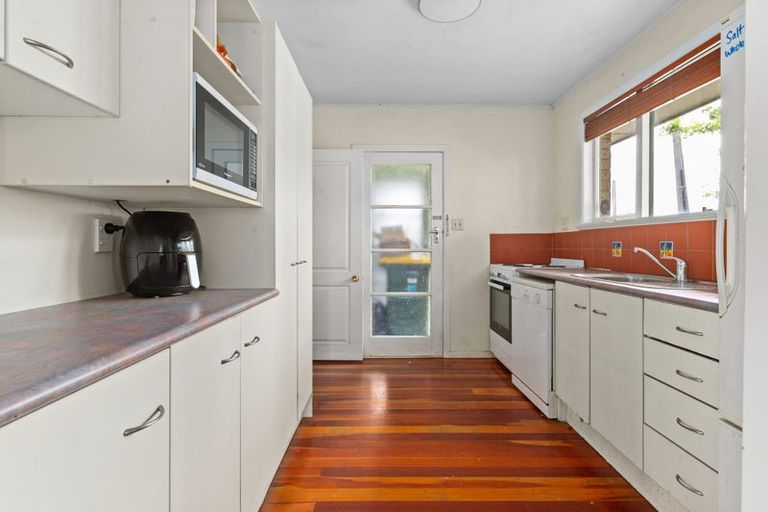 Photo of property in 11 Hilton Road, St Andrews, Hamilton, 3200