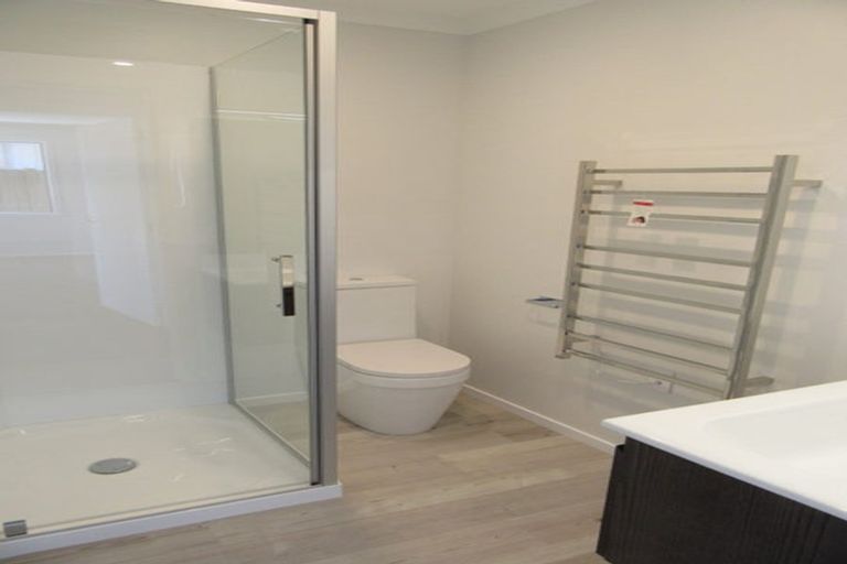 Photo of property in 54 Mawai Hakona Drive, Wallaceville, Upper Hutt, 5018