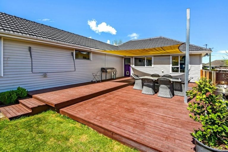 Photo of property in 9 Dunedin Street, Redwood, Christchurch, 8051