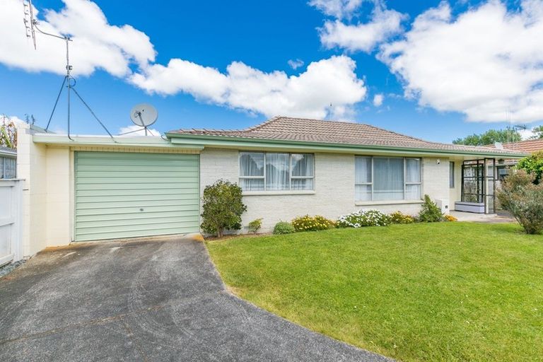 Photo of property in 9 Page Place, Hamilton East, Hamilton, 3216